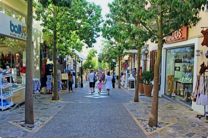 Пешеходная улица в Агиос Николаас