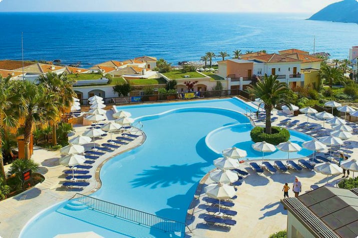 14 лучших курортов Греции с системой «все включено»
