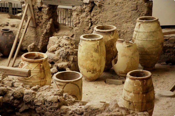 Археологические артефакты в Акротири