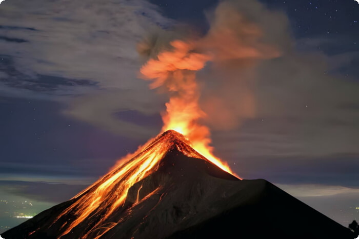 Volcano Fuego erüpsiyonu