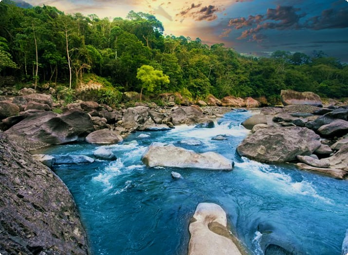 Cangrejal-joki auringonlaskun aikaan