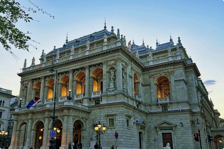 Unkarin valtionoopperatalo