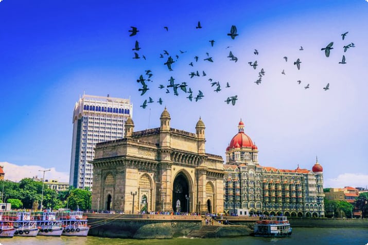 Ворота Индии и отель Taj Mahal Palace в Мумбаи