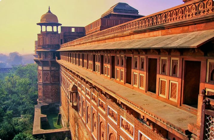 Palácio Jahangiri ao nascer do sol
