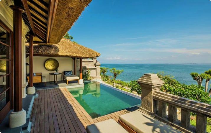 Источник фотографии: курорт Four Seasons Resort Bali в заливе Джимбаран