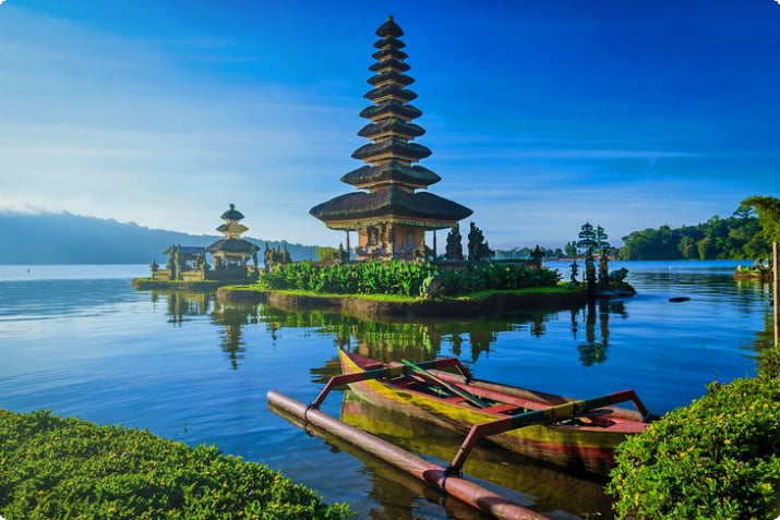 Bali'deki Ulun Danu Beratan Tapınağı