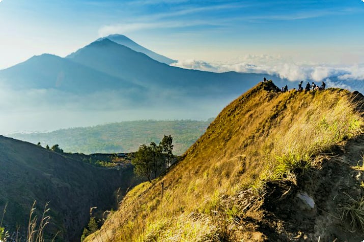 Batur Dağı'nın Tepesinde Gün Doğumu
