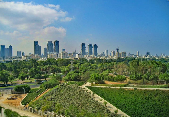 Вид на Тель-Авив из Центра Ицхака Рабина