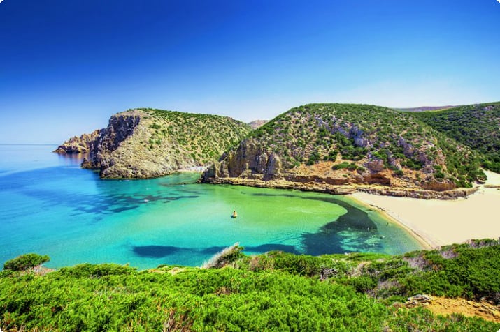 Пляж Кала-Доместика, Сардиния