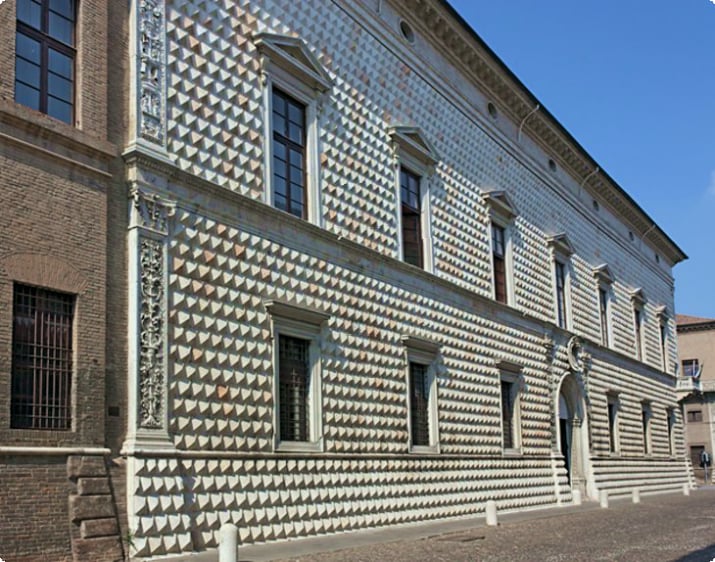 Palazzo dei Diamanti