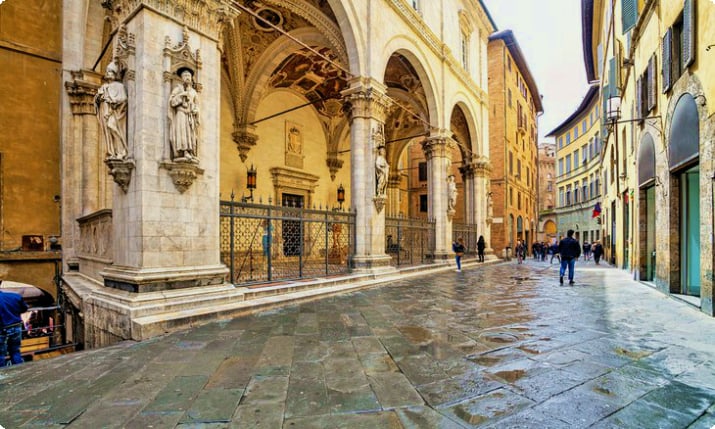 Средневековые улицы Сиены