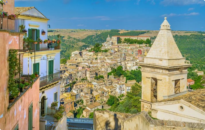 Santa Maria delle Scale met uitzicht op Ragusa