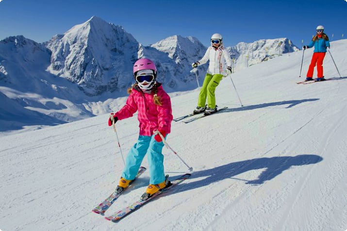 Семейное катание на лыжах в Италии