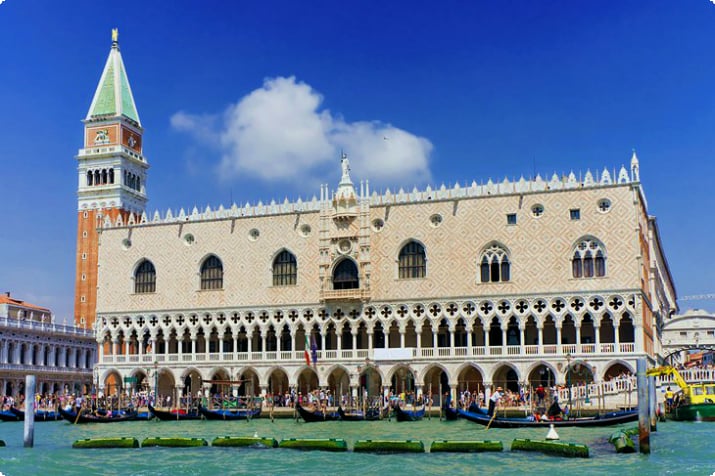 Знакомство с Дворцом Дожей в Венеции: Путеводитель