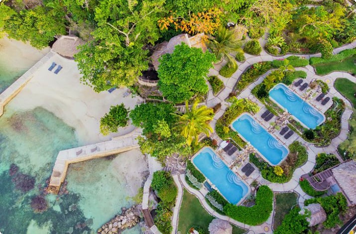 Źródło zdjęcia: Hermosa Cove — hotel Villa na Jamajce