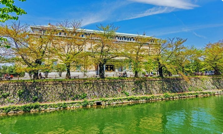 Киотский национальный музей и Муниципальный художественный музей