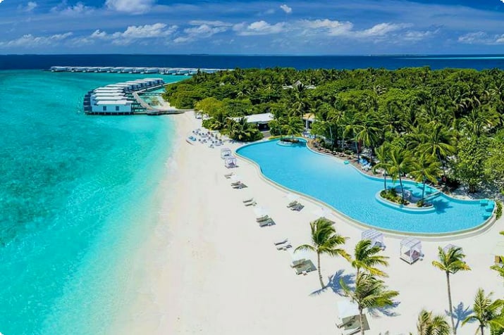 12 лучших семейных курортов на Мальдивах