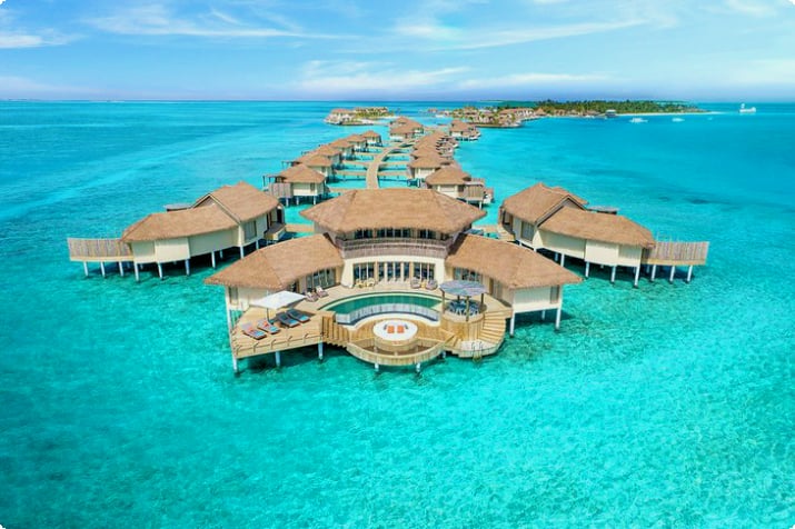 Источник фотографии: InterContinental Maldives Maamunagau Resort