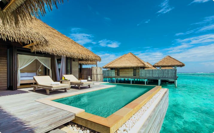 12 parasta veden päällä olevaa bungalowia Malediiveilla