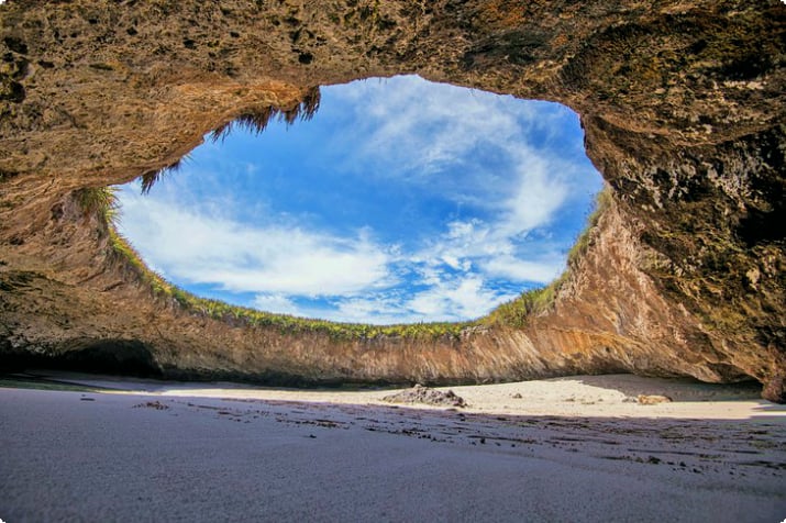 Скрытый пляж, острова Мариетас