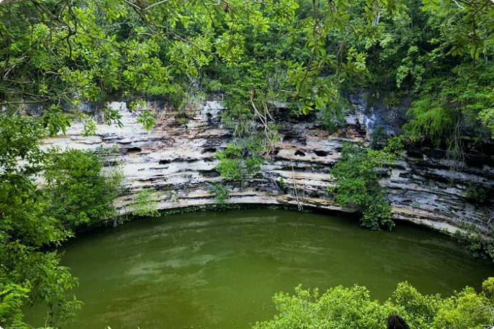 Opfergewässer: Cenote Sagrado