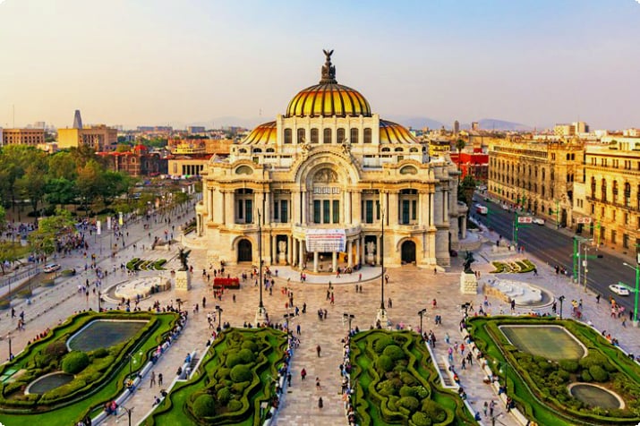 Palacio De Bellas Artes Mexico Cityssä