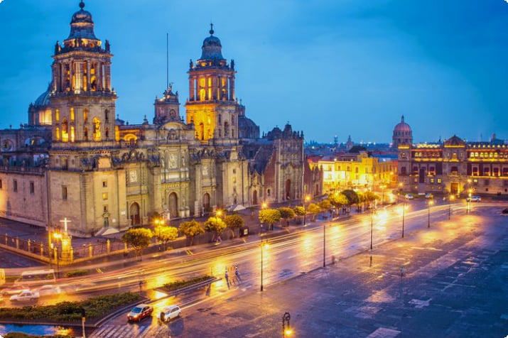 Metropolitan Cathedral und Palacio Nacional im Centro Historico in Mexiko-Stadt