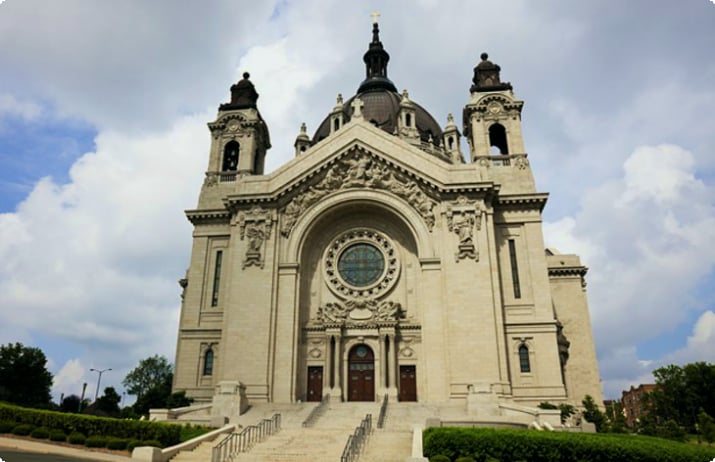 Aziz Paul Katedrali