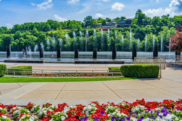 Fountains at Branson Landing в Брэнсоне, штат Миссури