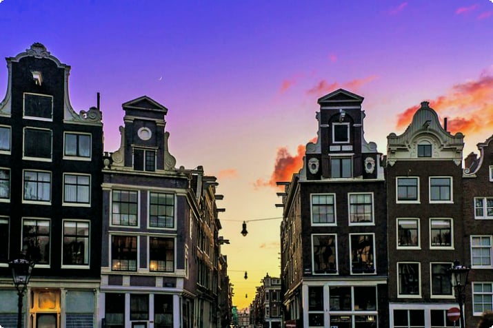 As 9 Straatjes de Amsterdã ao pôr do sol