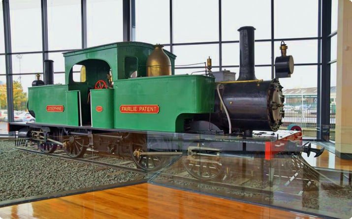 Exposición de máquinas de vapor en el Museo de los Colonos de Toitu Otago