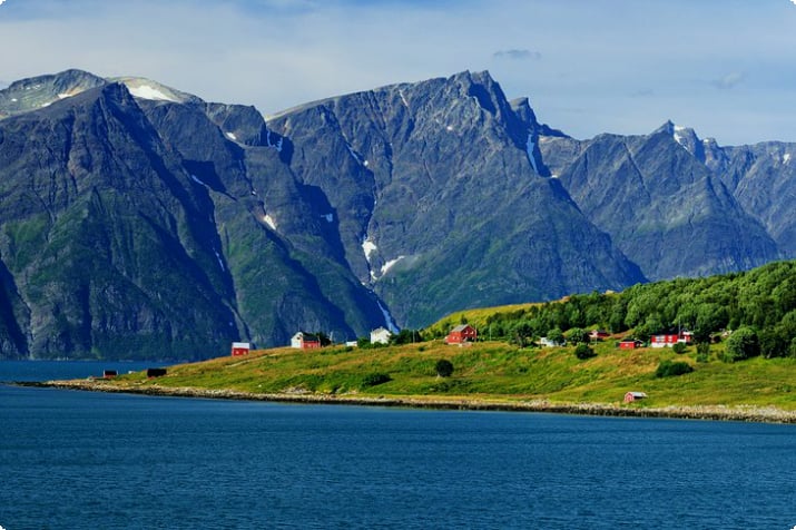 Lyngenfjord とリンゲン アルプス、ノルウェー