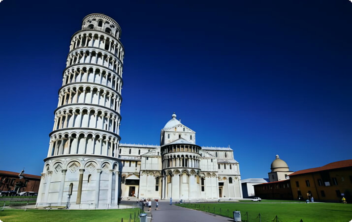 Schiefer Turm von Pisa und Campo dei Miracoli