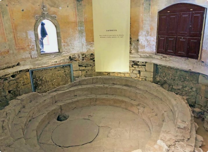 Roman bath ruins in Evora