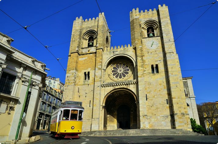 Sé: величественный собор Лиссабона