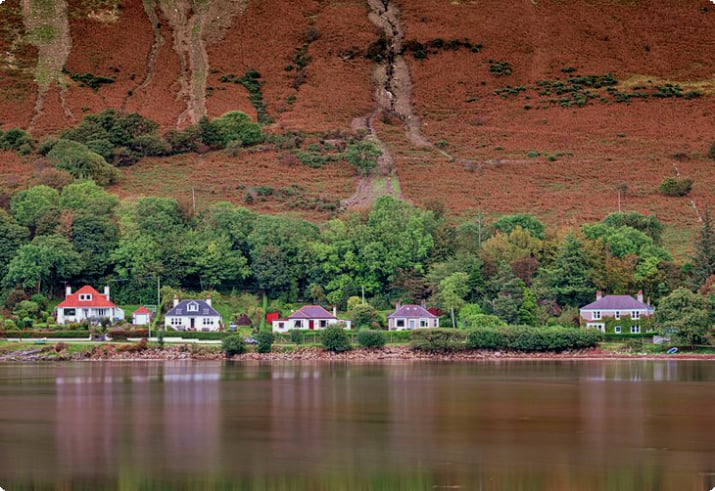 A vila de Lochranza na Ilha de Arran