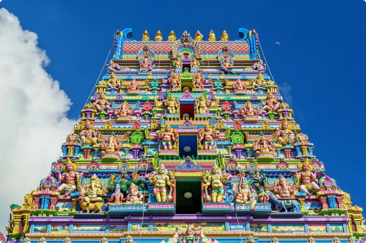 Victoria, Mahe'deki Hindu tapınağı