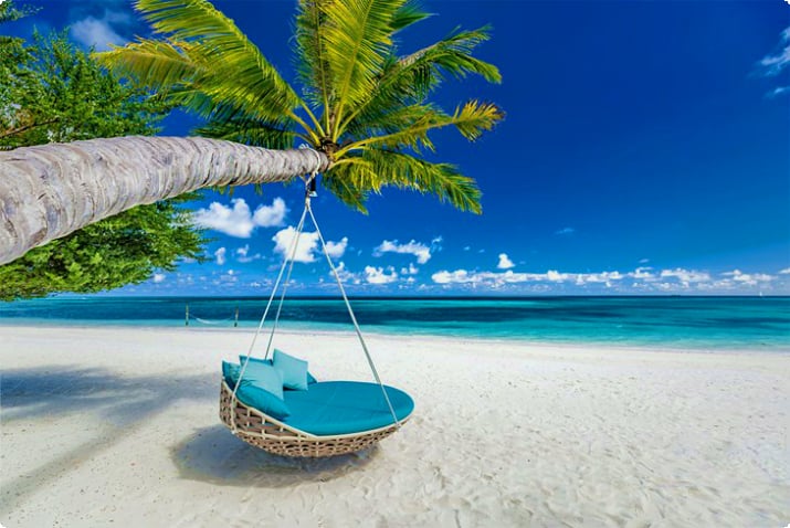Качели на качелях пляж на Сейшельских островах