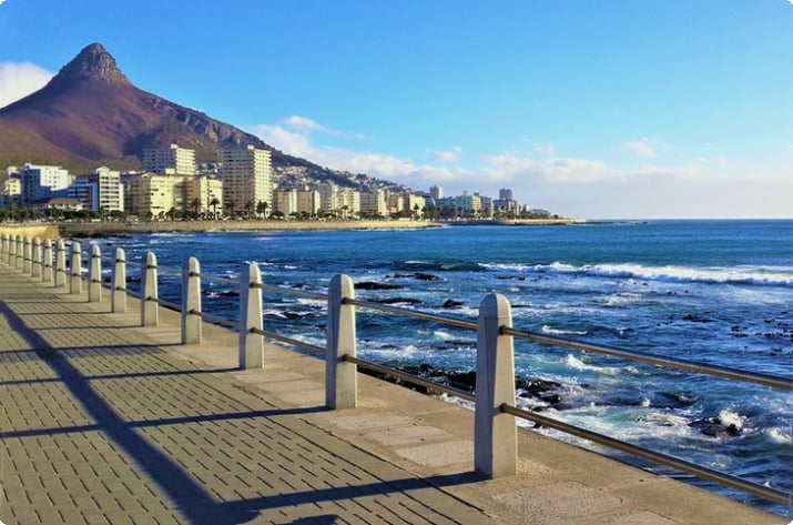 Promenade ved Mouille Point Beach