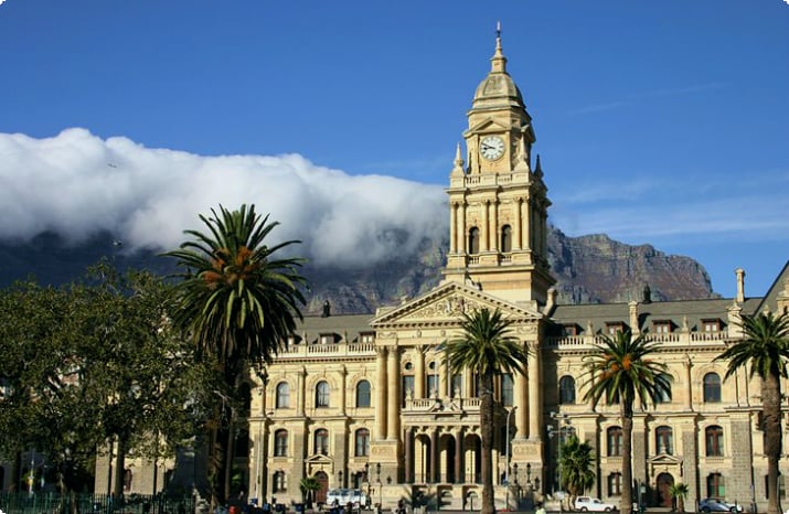 Kapkaupungin kaupungintalo, lyhyen kävelymatkan päässä Mandela Rhodes Palace -hotellista