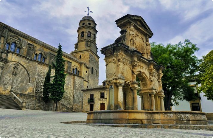 Исторические памятники и очарование Старого Света в Баэсе