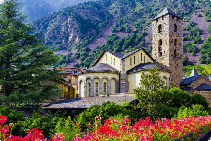 Sant Esteve-kyrkan belägen i Andorra la Vella, Andorra