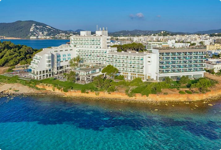 15 erstklassige Resorts auf Ibiza