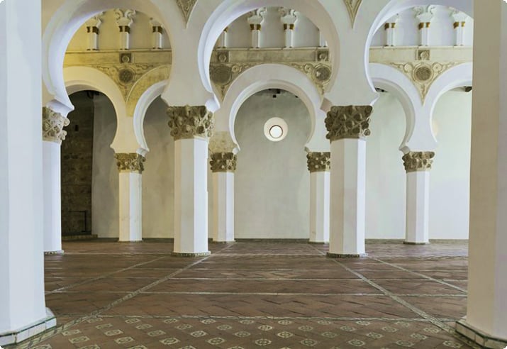 Interior de Santa María la Blanca