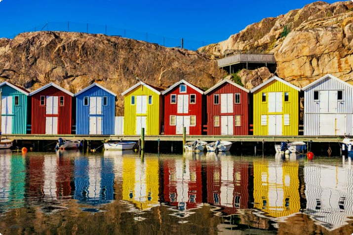 Красочные рыбацкие домики на острове Смёген