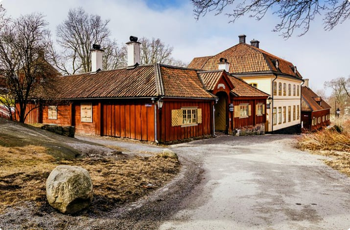 Традиционные шведские дома в национальном парке Скансен