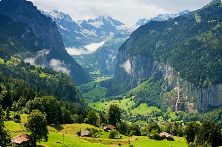 12 parhaiten arvioitua nähtävyyttä ja tekemistä Jungfraun alueella