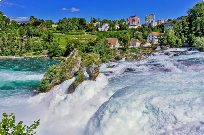 Рейнский водопад, самый большой водопад в Европе