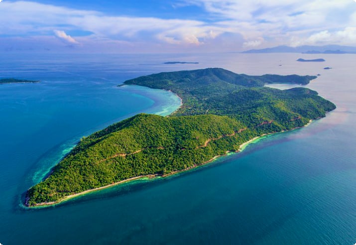 Вид с воздуха на остров Таен