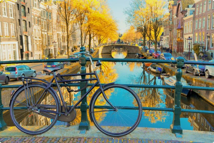 Kanal i Amsterdam, Holland